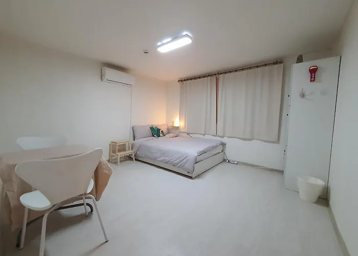 Yab-guesthouse, Femaleonly, Foreignonly Pensión