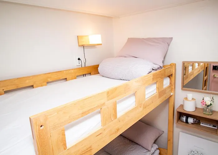 Pensión Yab-guesthouse, Femaleonly, Foreignonly 2*