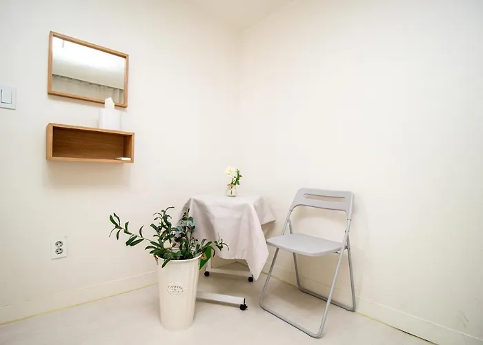 Yab-guesthouse, Femaleonly, Foreignonly