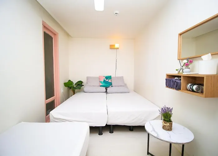 Pensión Yab-guesthouse, Femaleonly, Foreignonly 2*
