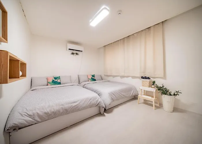 Yab-guesthouse, Femaleonly, Foreignonly Pensión